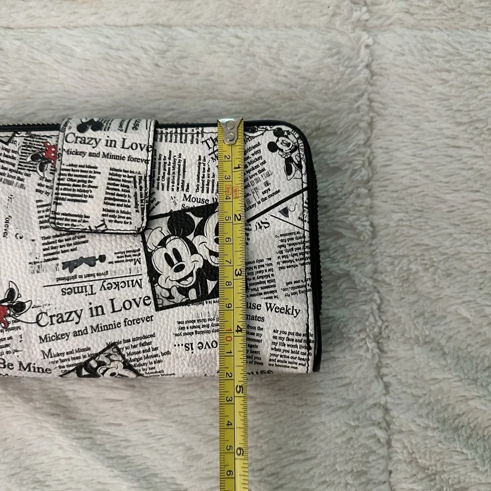 Disney Parks WDW Mickey & Minnie Mouse Sketch Wallet‎ Zip Wristlet